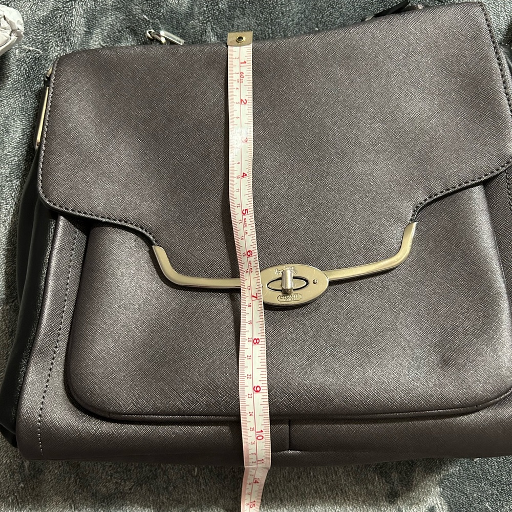 Elegant Gray Coach Handbag - Picture 7 of 9